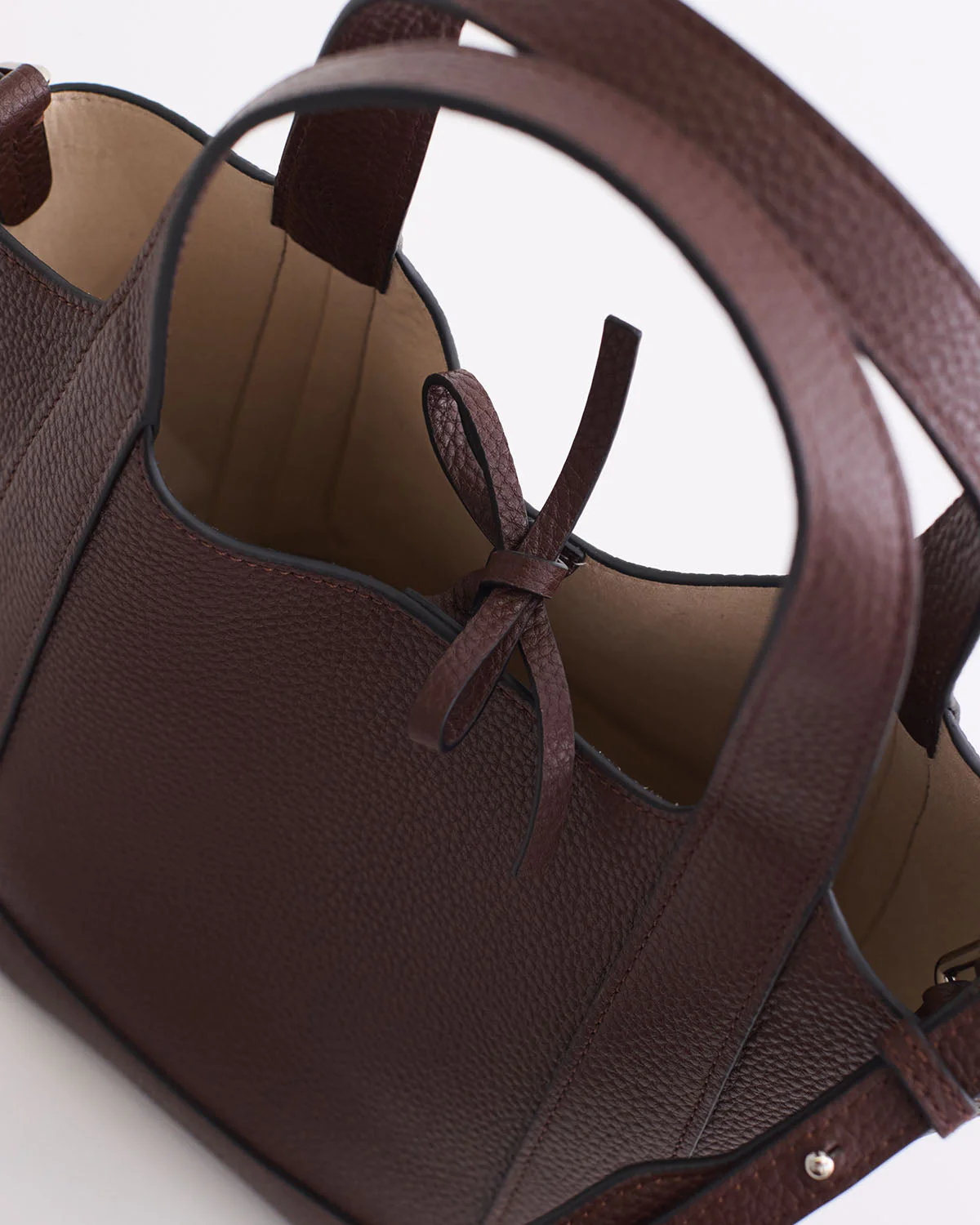 Alexie Tote: Coffee Pebbled Leather - Image 8
