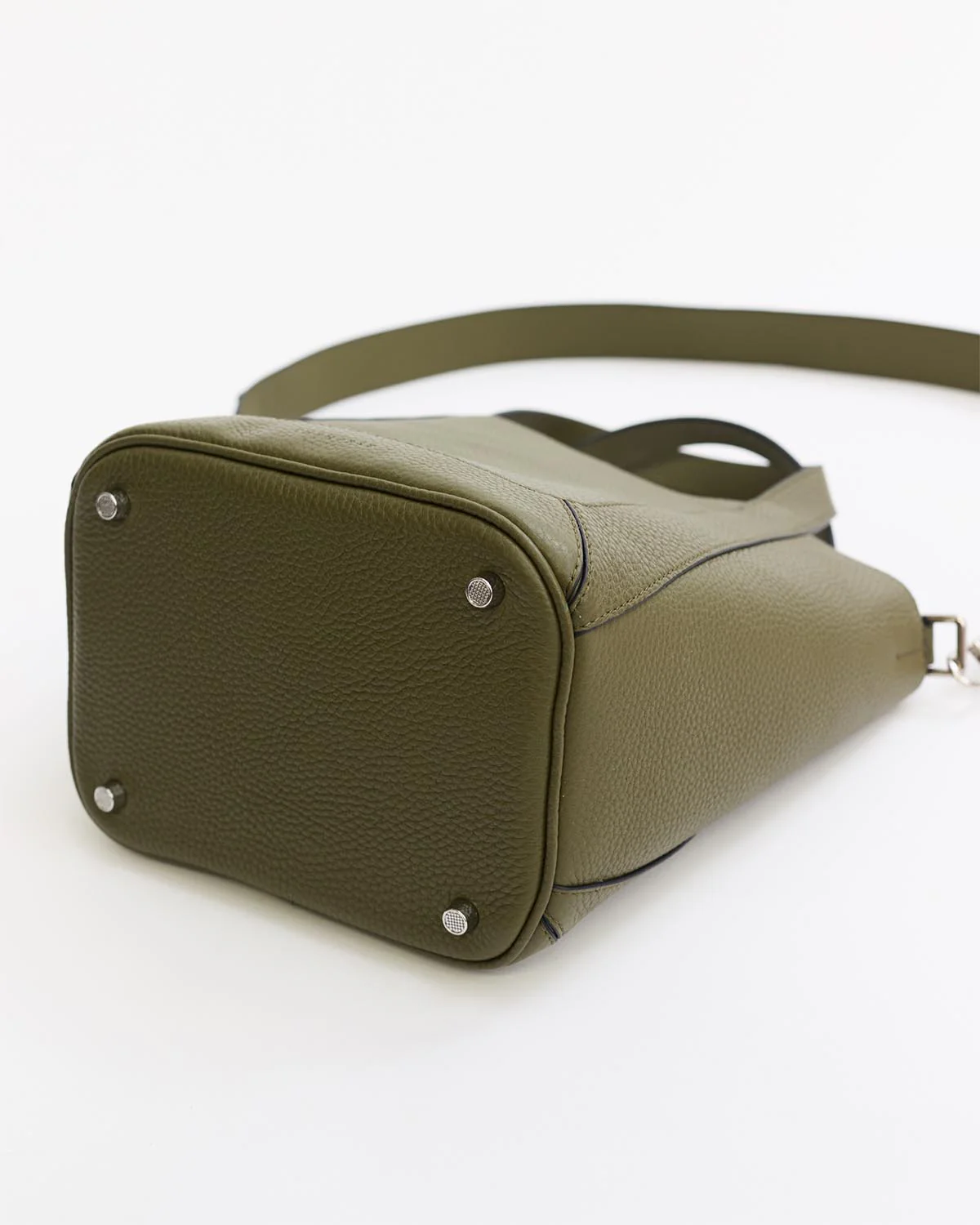 Alexie Tote: Olive Pebbled Leather - Image 10