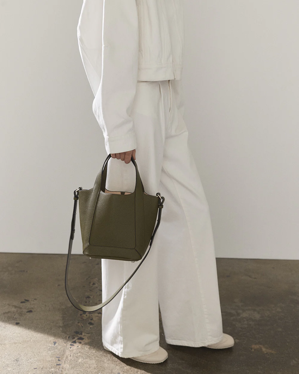 Alexie Tote: Olive Pebbled Leather - Image 5