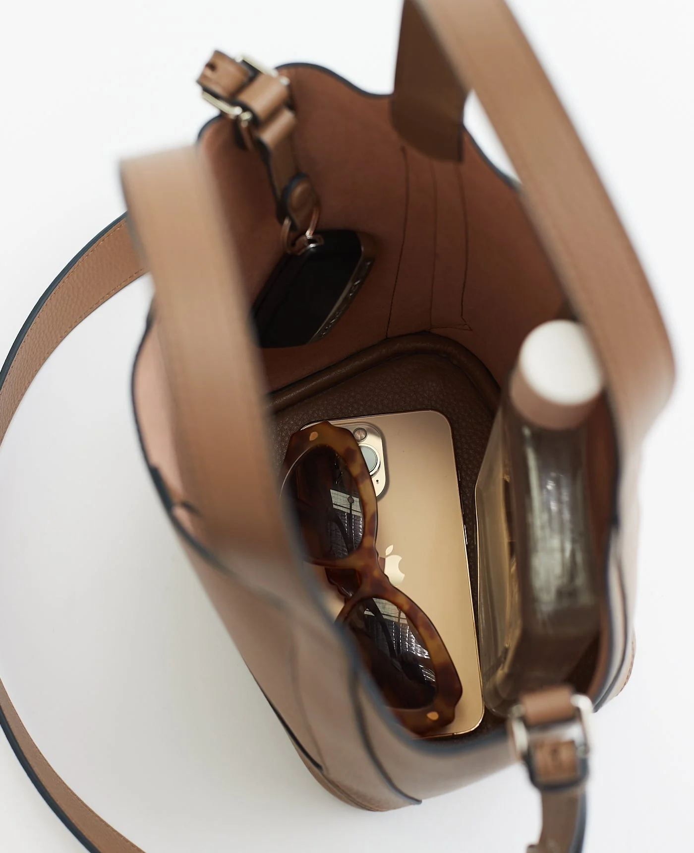 Alexie Tote: Taupe Pebbled Leather - Image 14