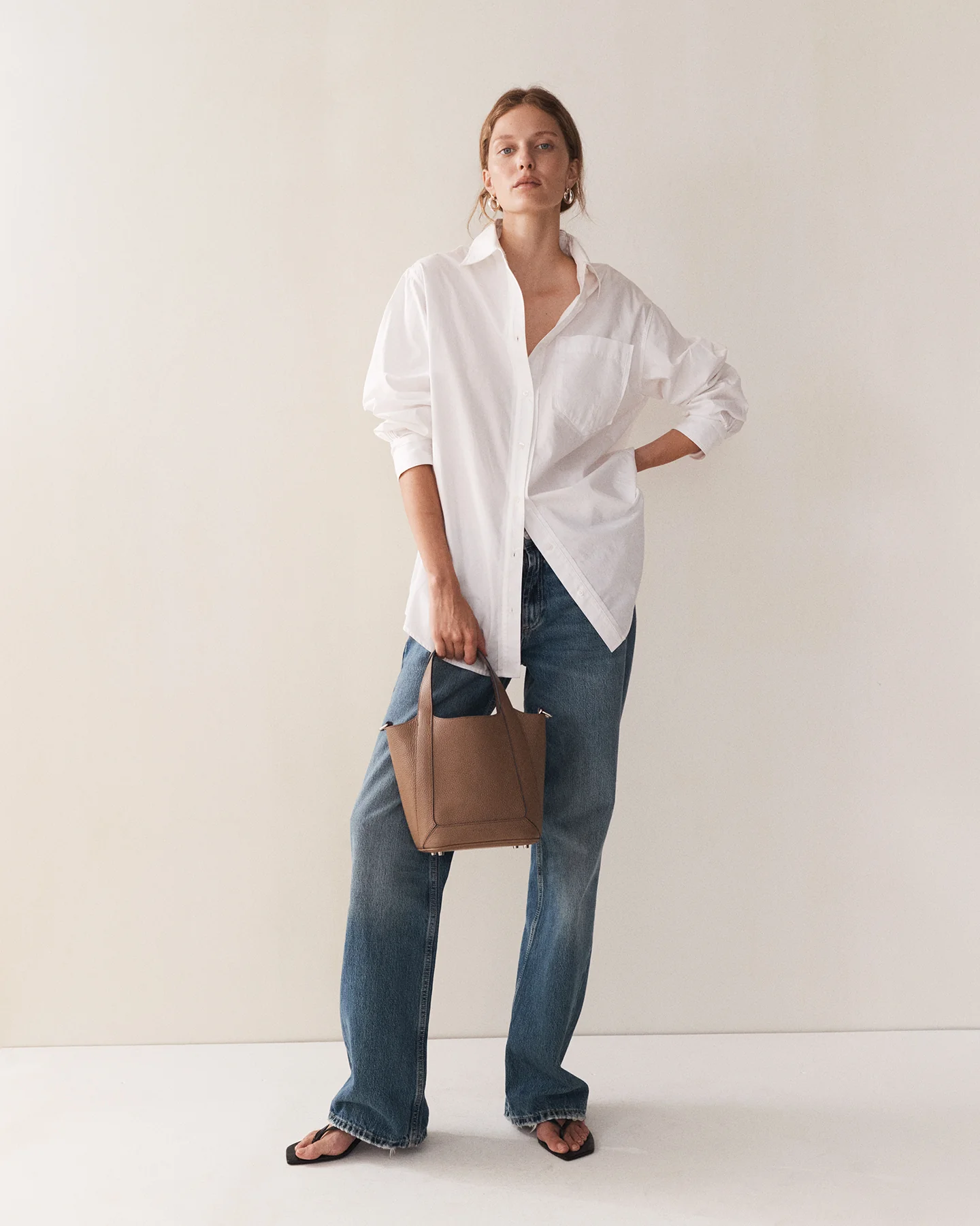 Alexie Tote: Taupe Pebbled Leather - Image 8