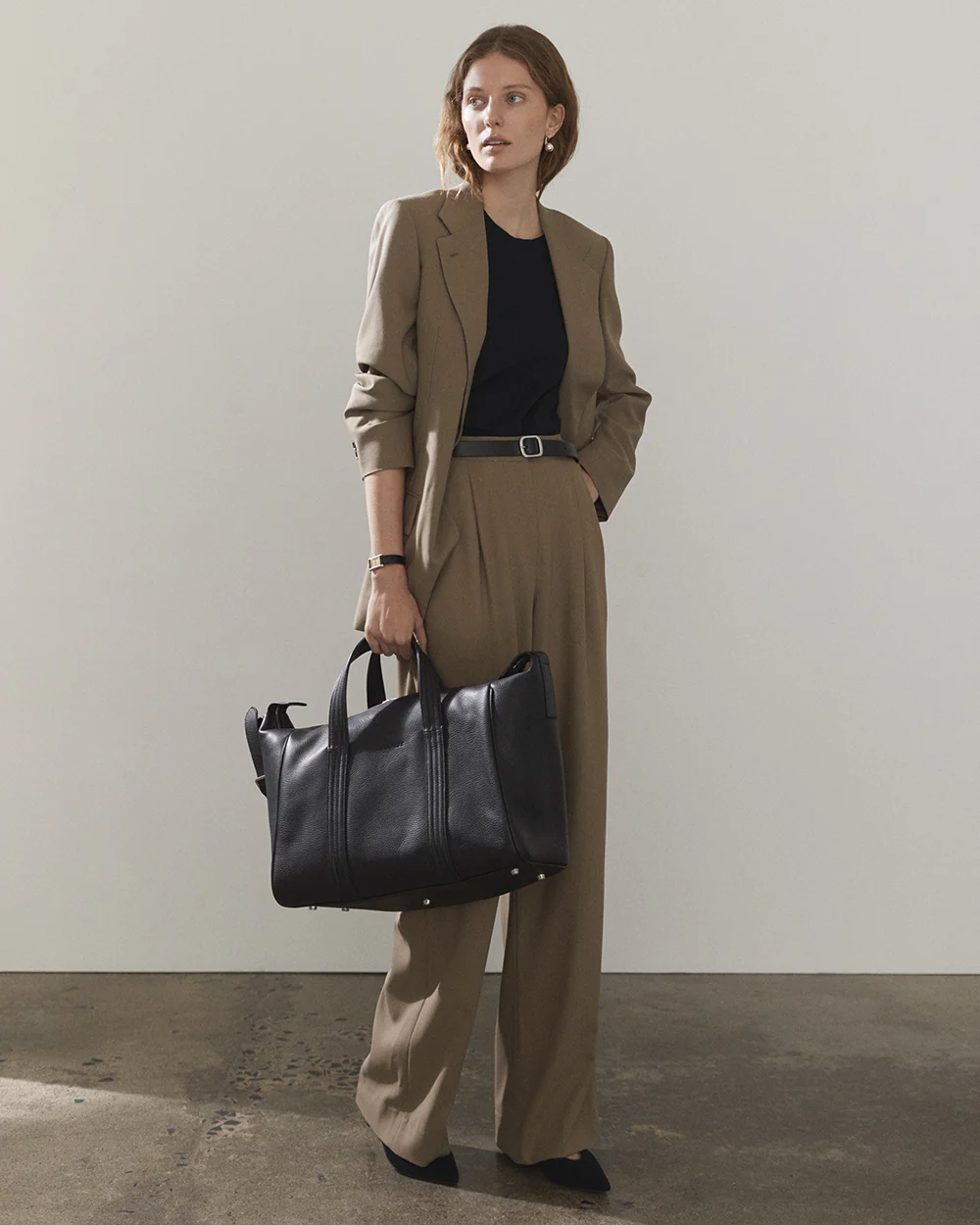 Aries Duffle Bag: Black - Image 5