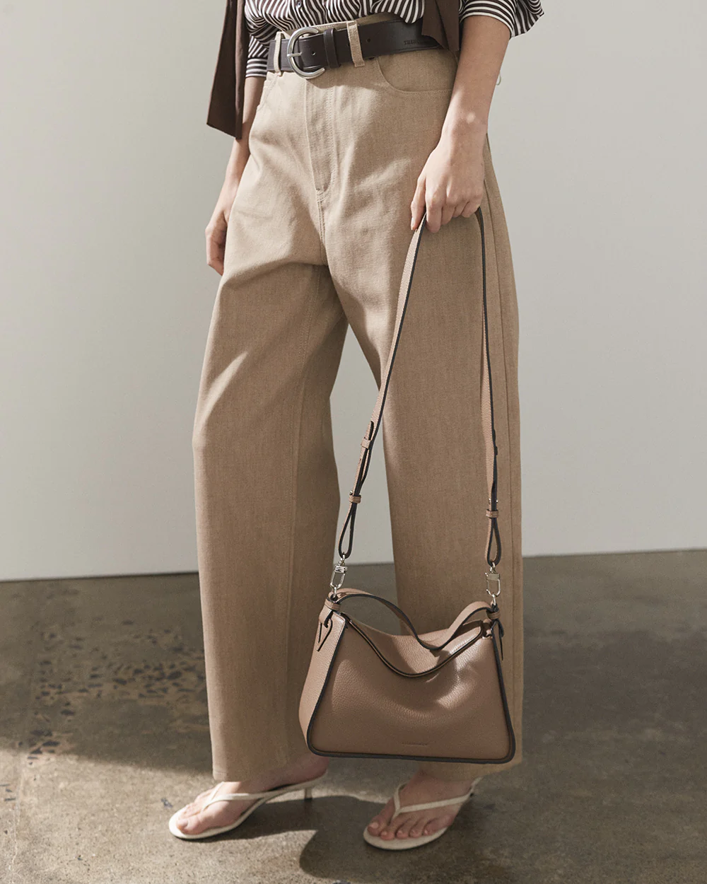 Clementine Bag: Taupe Pebbled Leather - Image 7