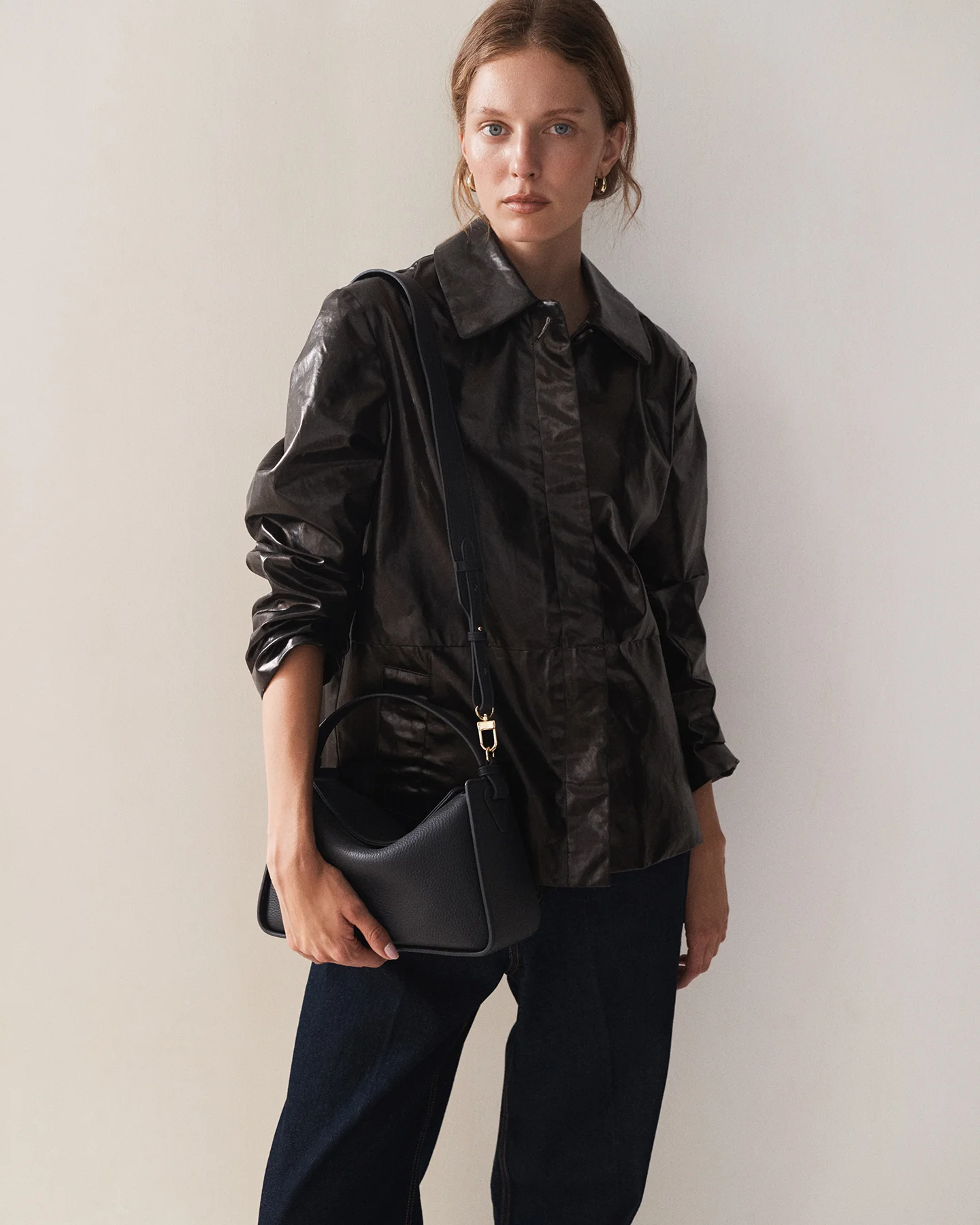 Clementine Bag: Dark Navy Pebbled Leather with Gold - Image 3