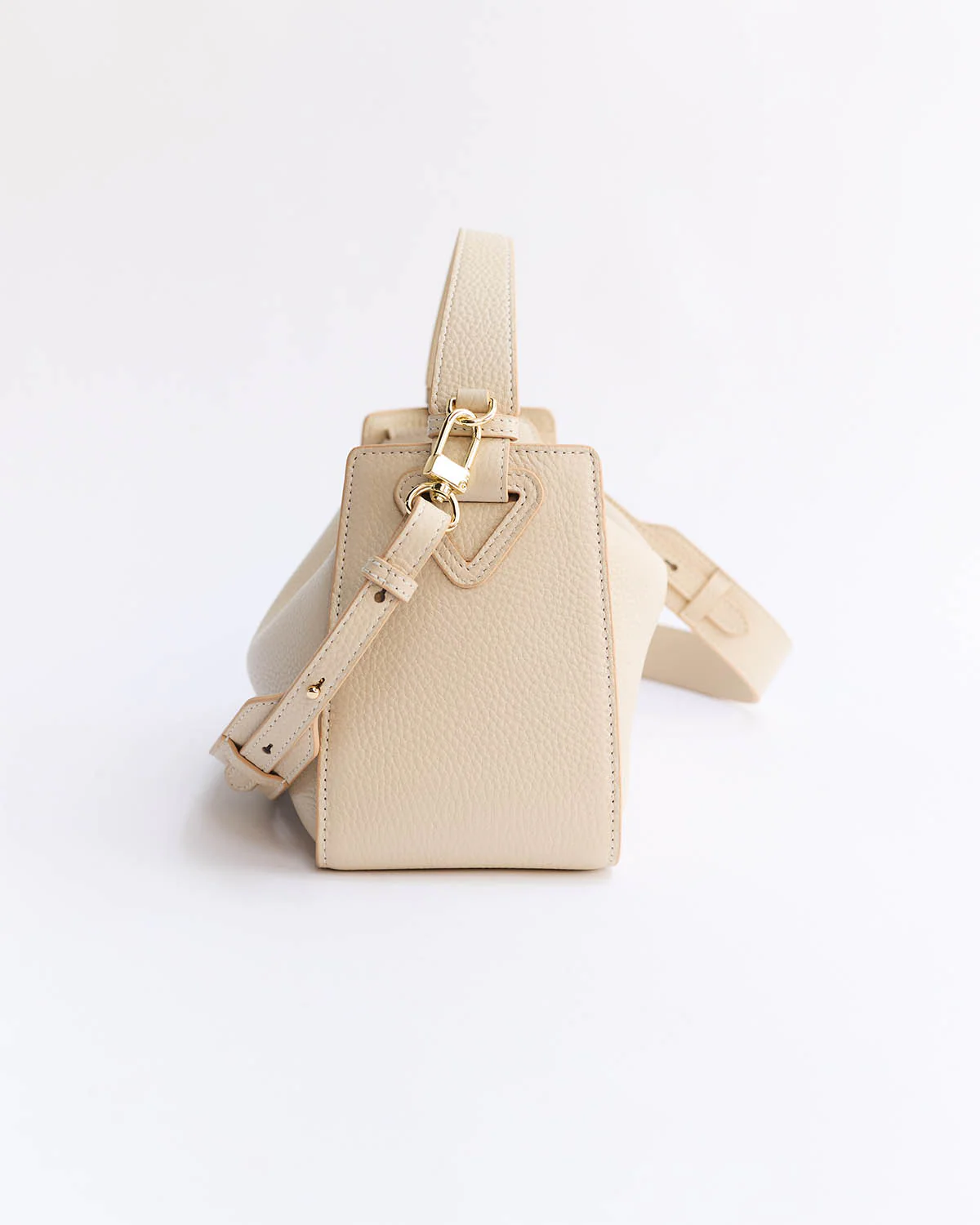 Clementine Bag: Oat Pebbled Leather with Gold - Image 4