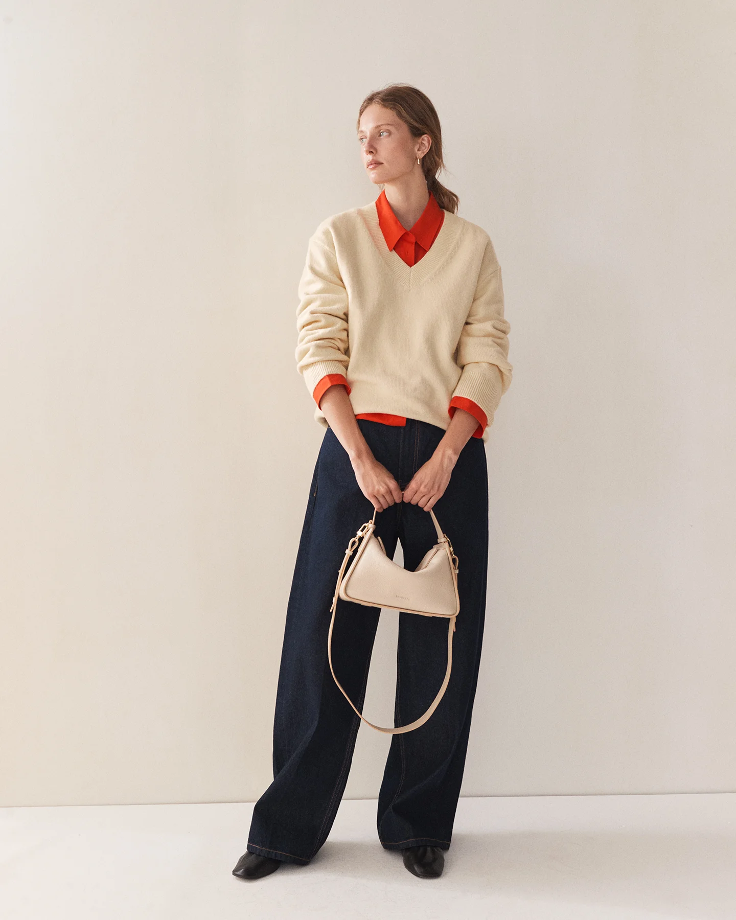 Clementine Bag: Oat Pebbled Leather with Gold - Image 5