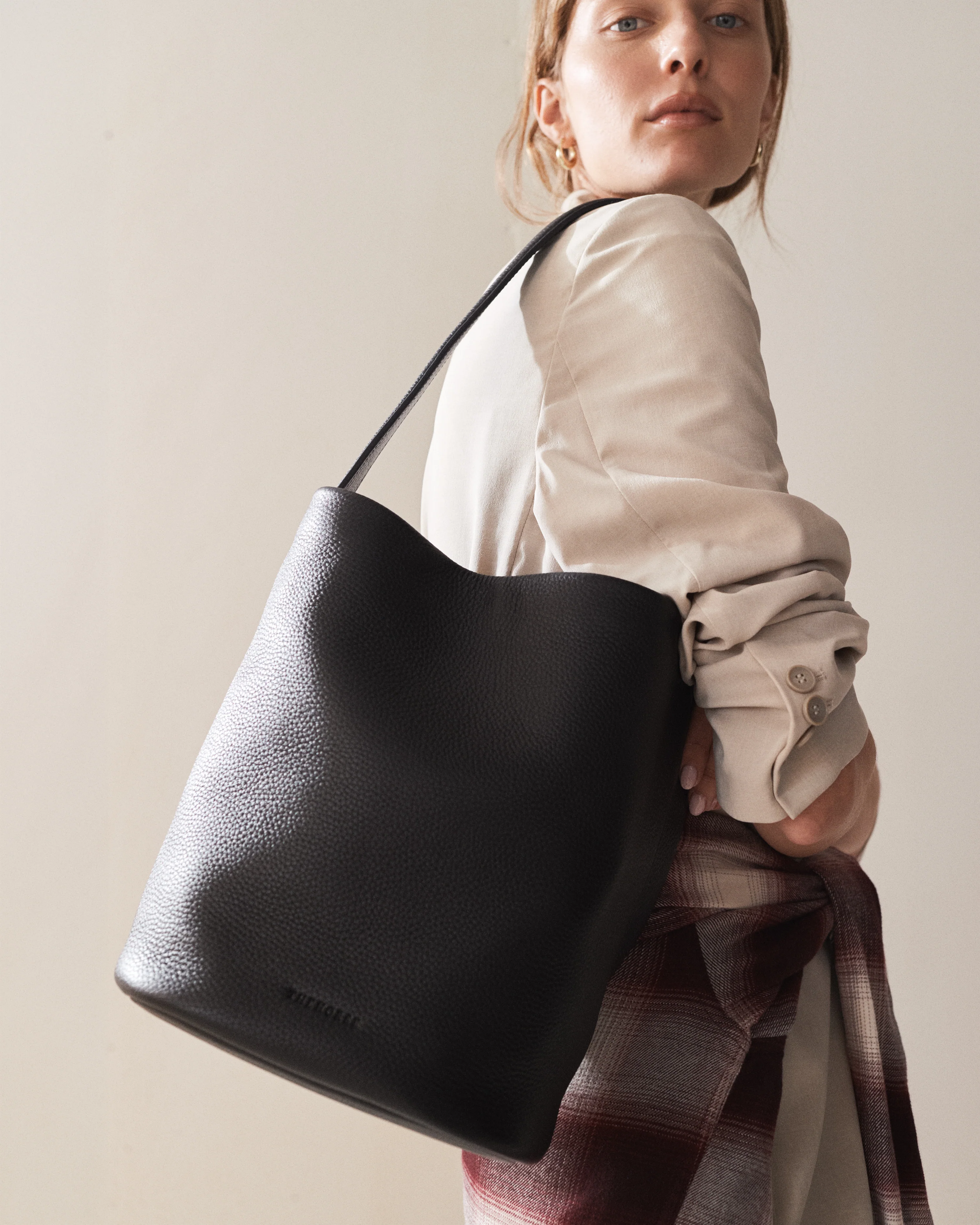 Esme Tote: Black - Image 5