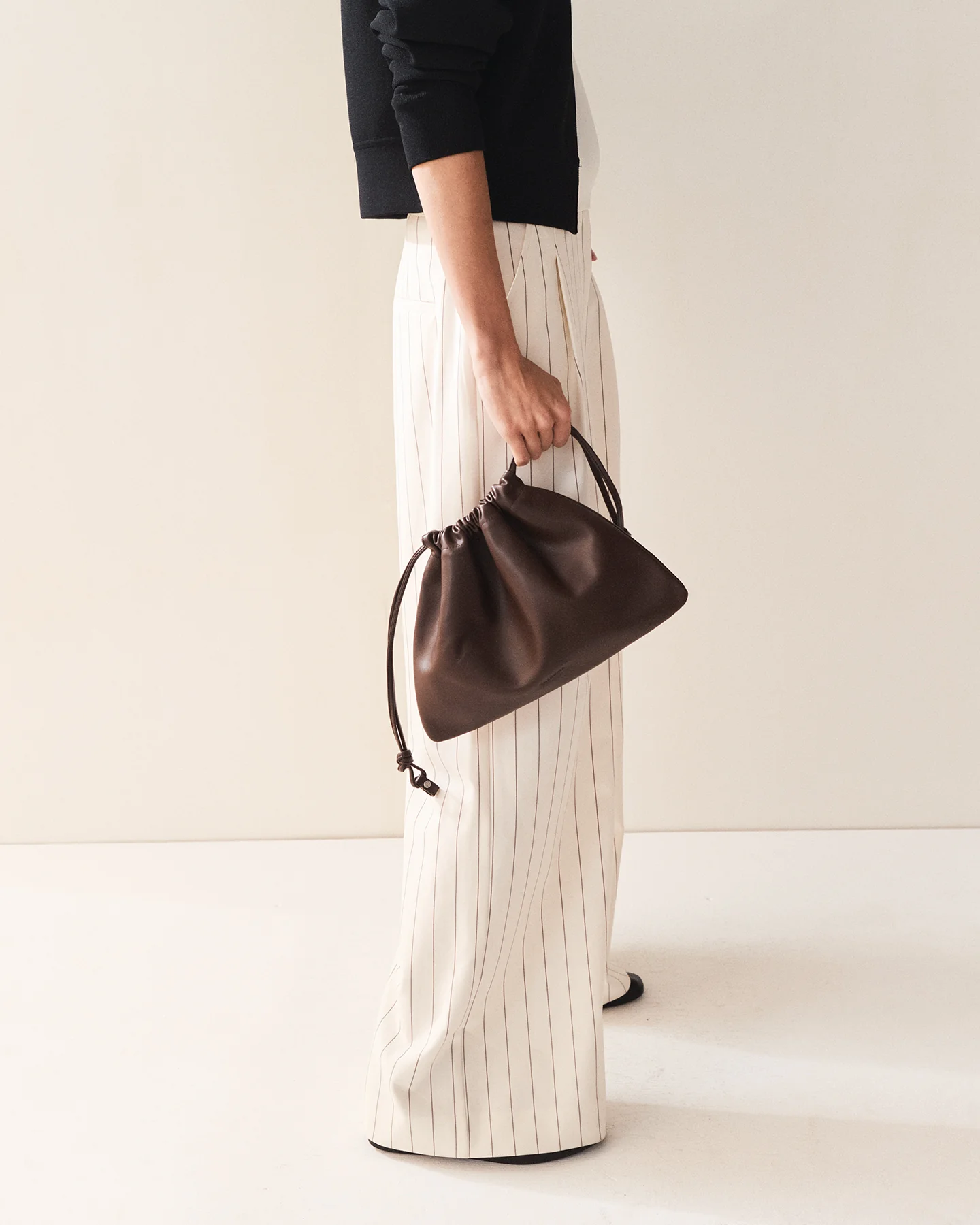 Fin Drawstring Bag: Coffee - Image 4