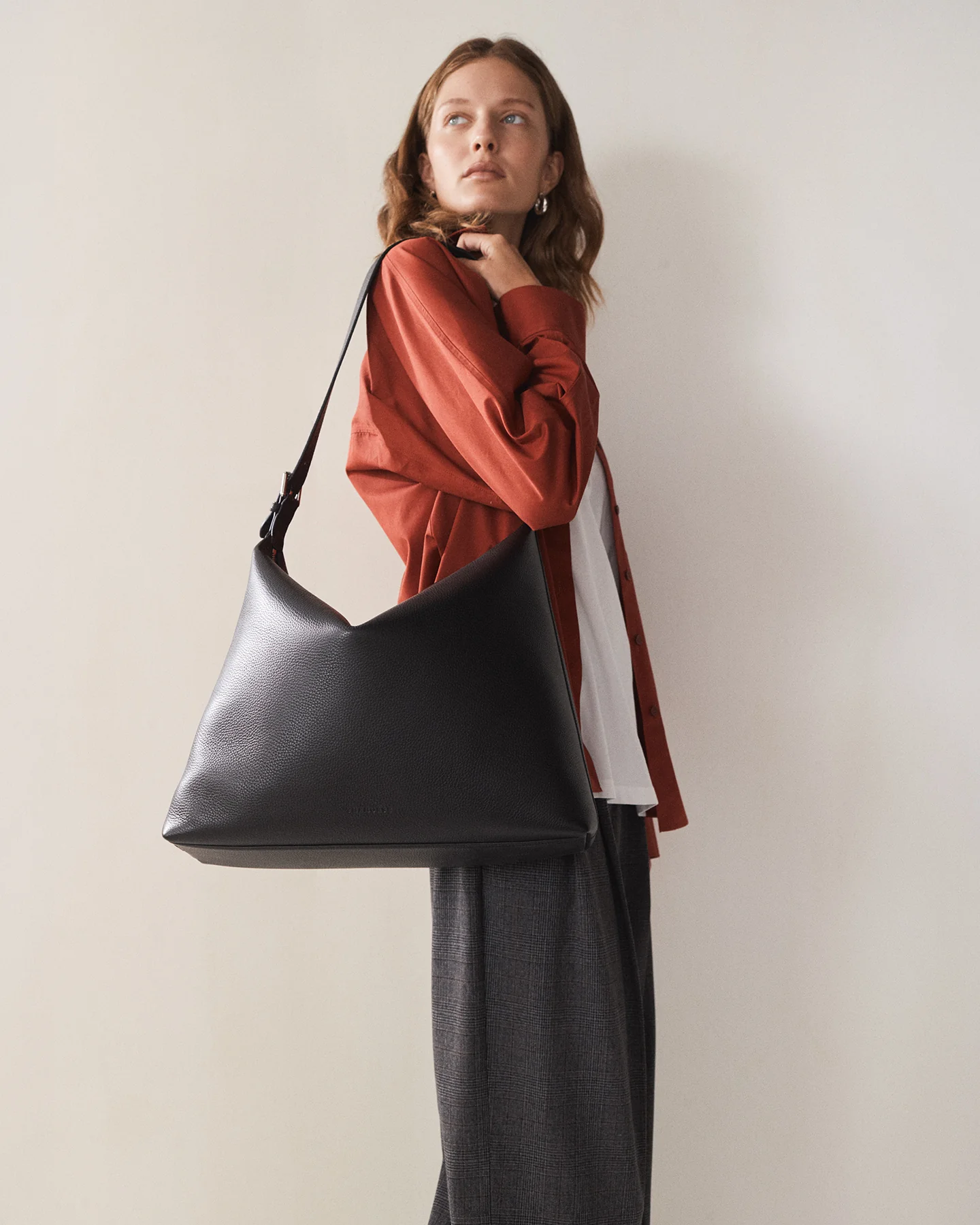 Large Daisy Bag: Black - Image 6