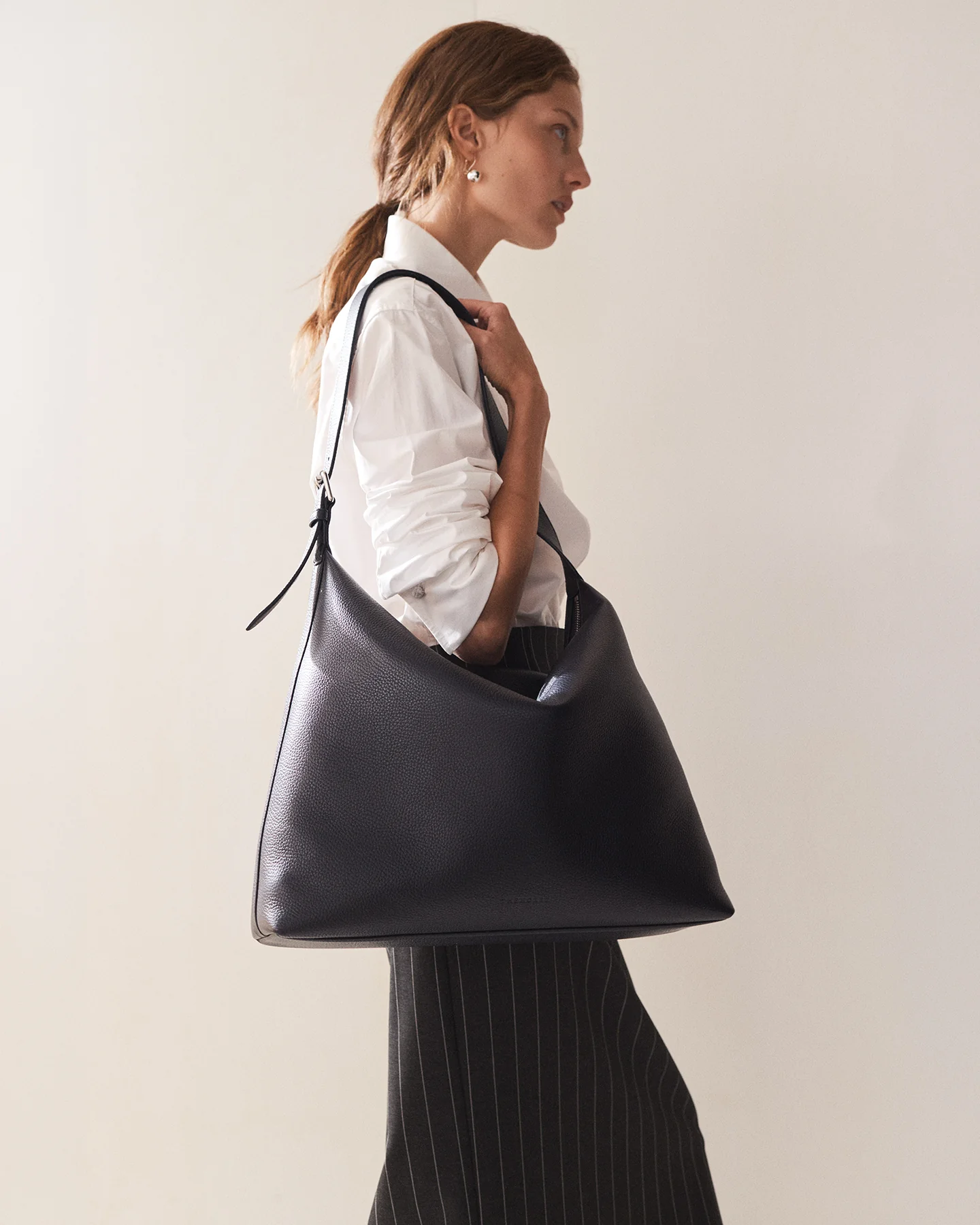 Large Daisy Bag: Navy - Image 6
