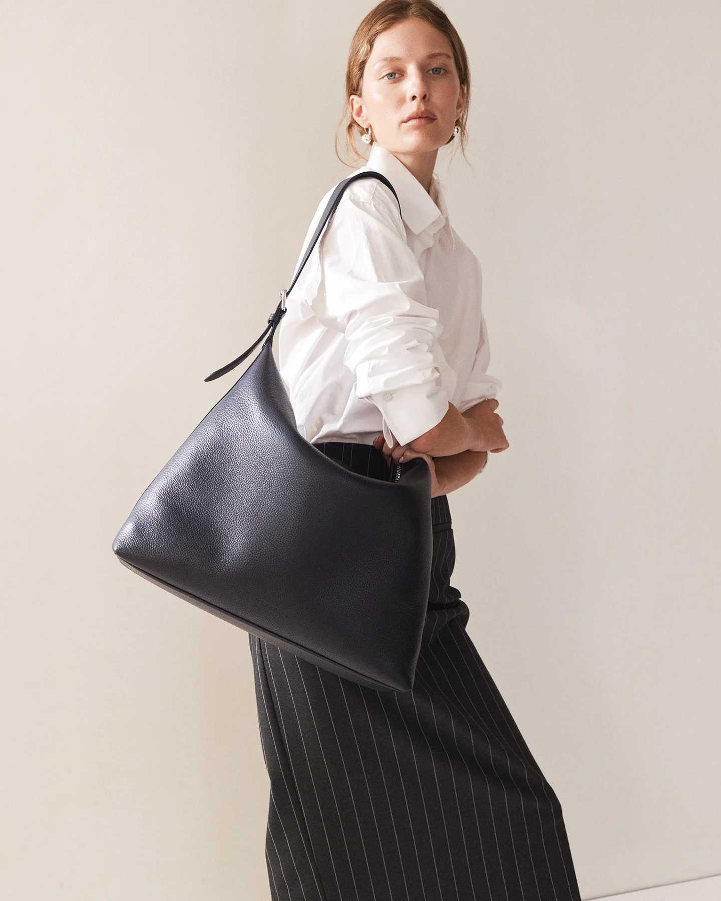 Large Daisy Bag: Navy - Image 8