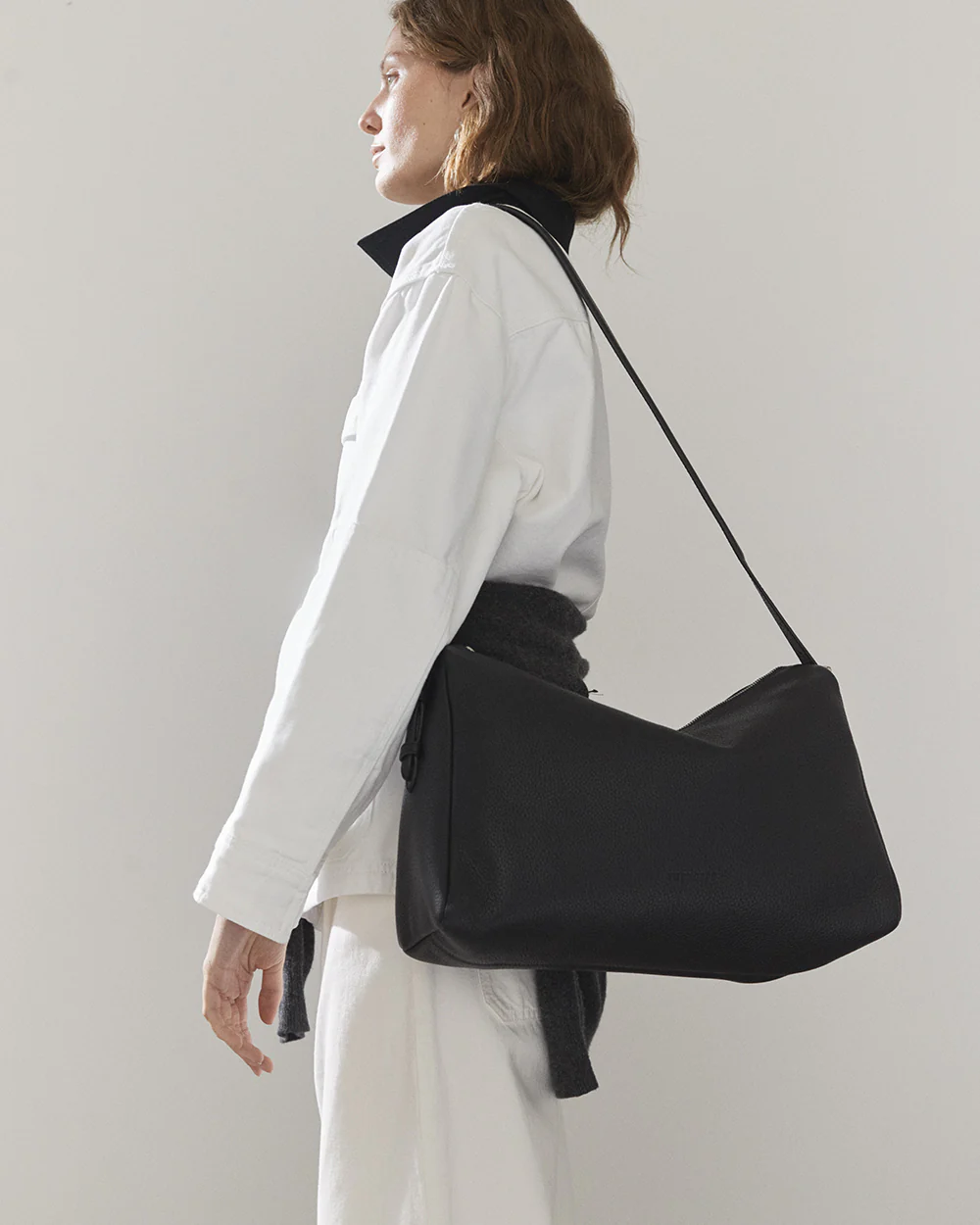 Lottie Handbag: Black - Image 8