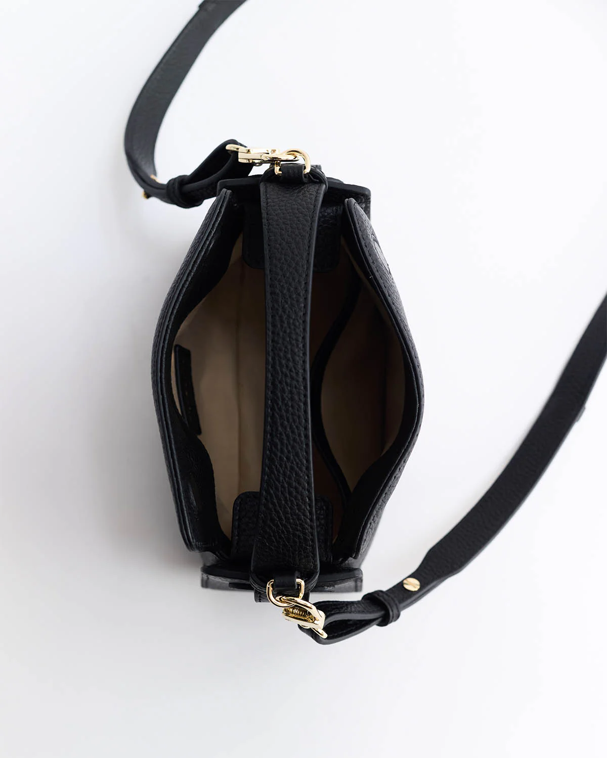 Mini Clementine: Black Gold - Image 8