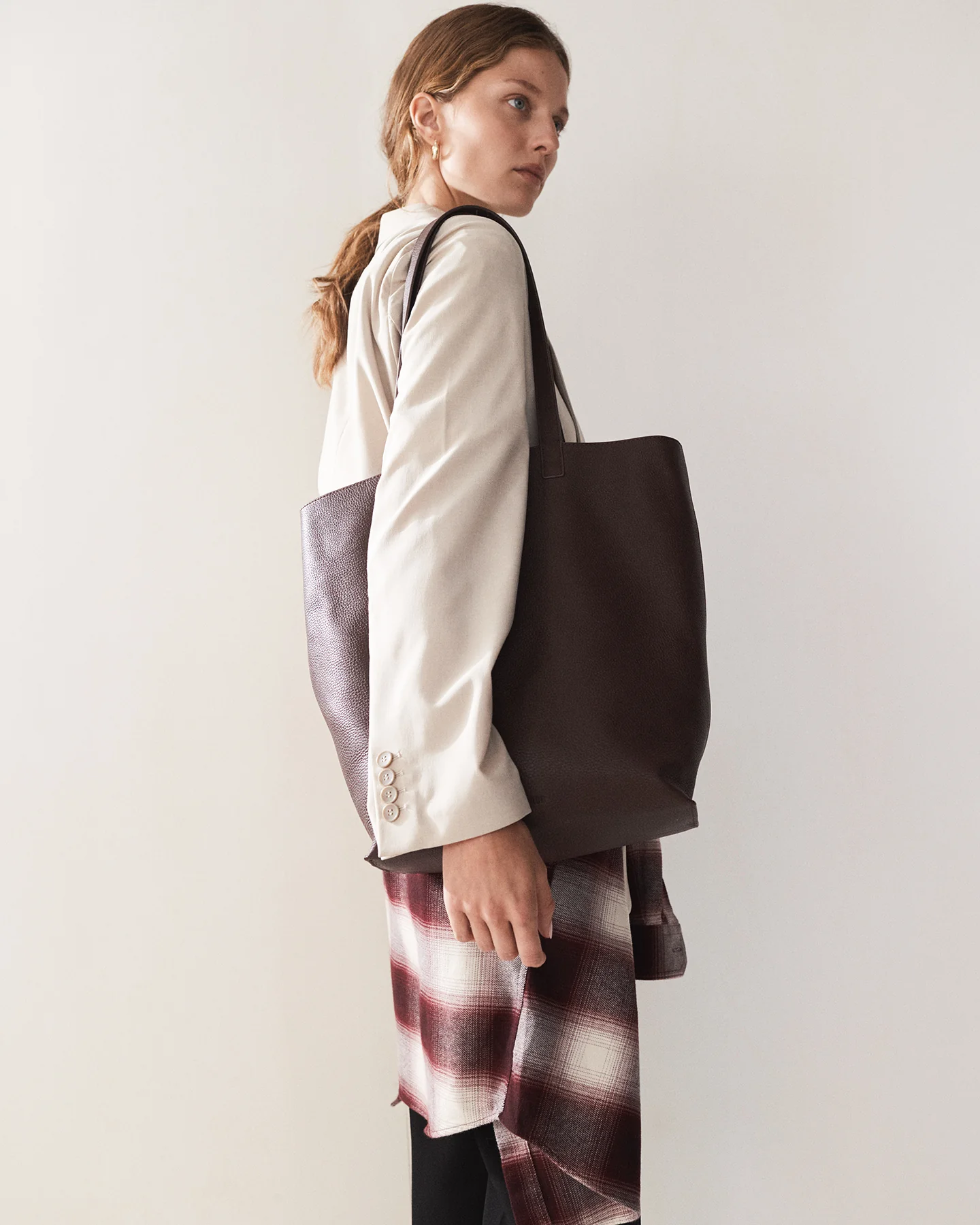 Rumi Tote: Coffee - Image 9